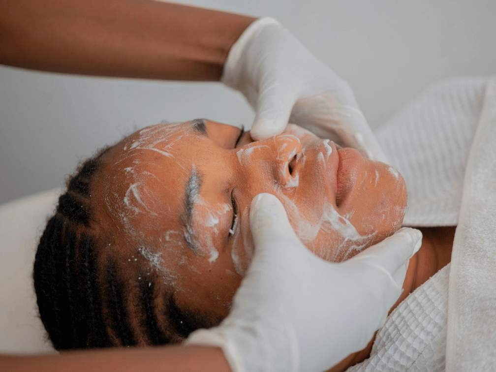 Customized acne facial treatment in Leawood KS designed to cleanse pores and reduce breakouts